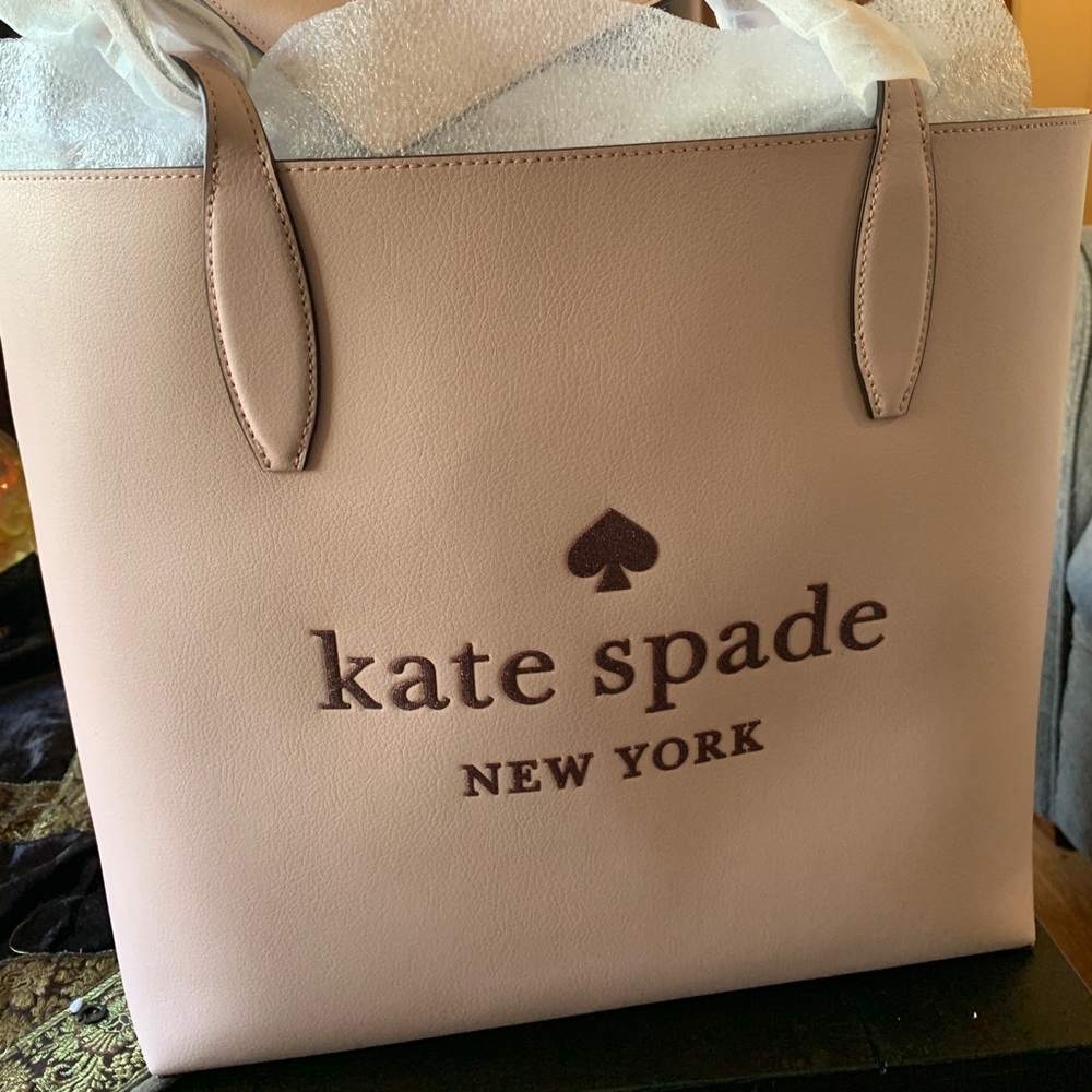 Authentic KATE SPADE Reversible leather tote & wristlet - Picture 13 of 16